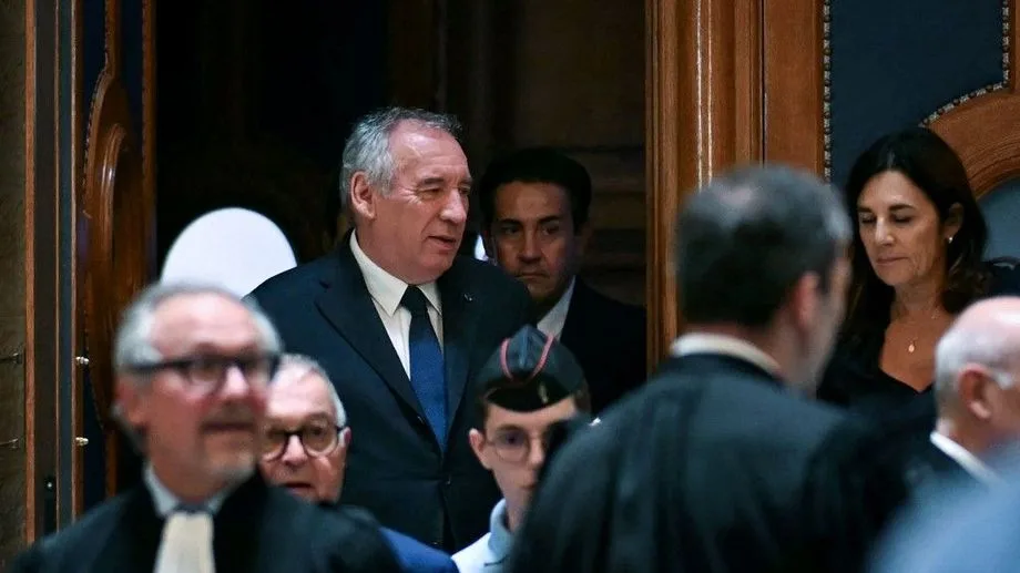 Procès en appel du MoDem : François Bayrou interrogé par les juges