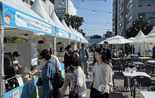 강릉국수축제 25만명 북적…'참여형 미식축제' 전환 효과