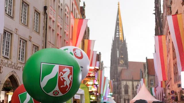 NRW-Tag in Münster: 80 Jahre NRW: Bürger feiern Demokratie und Vielfalt