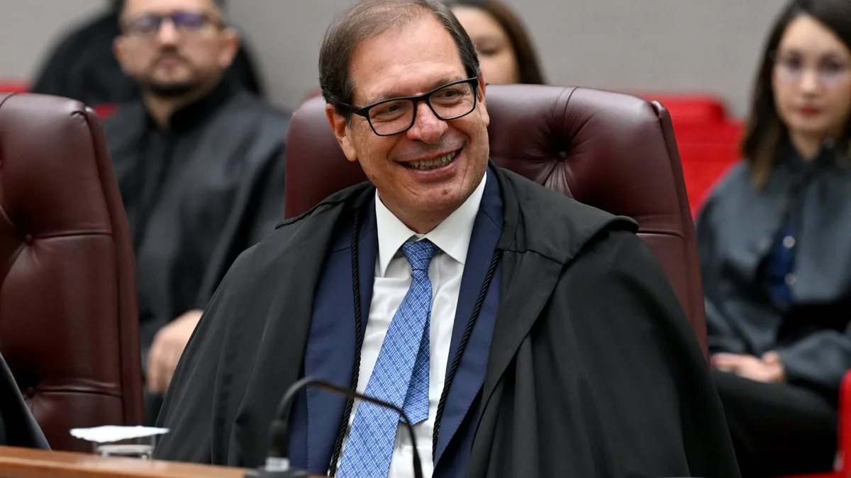 Salomão assume como novo presidente do STJ