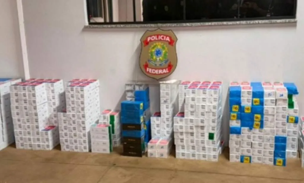 Policial militar e comparsa flagrados com 652 celulares já estão em liberdade
