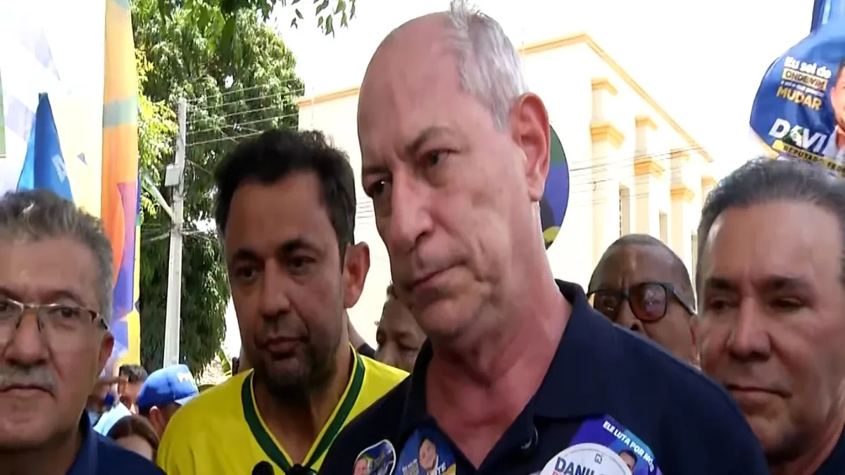 Ciro promete estabelecer regularidade nos editais culturais e ofertar assessoramento aos artistas do Ceará