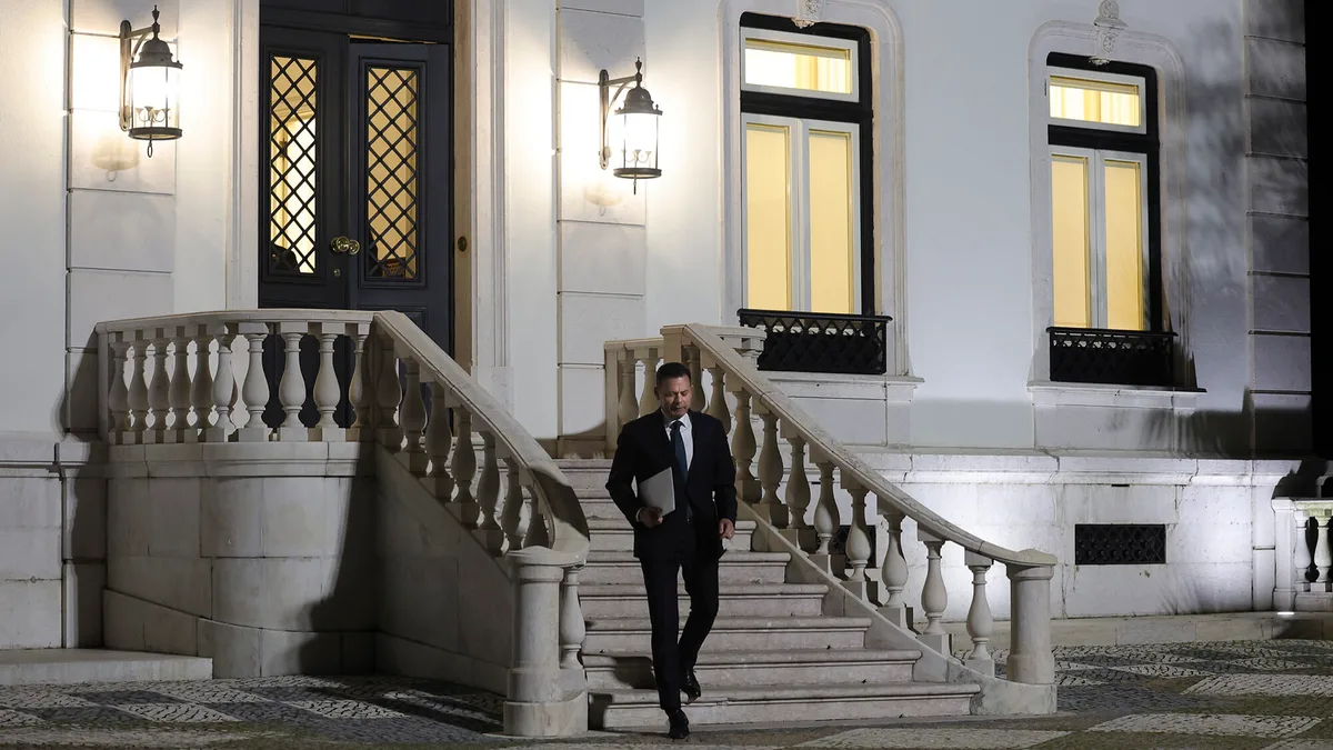 Crises económicas tendem a reforçar o peso dos ministros partidários nos Governos