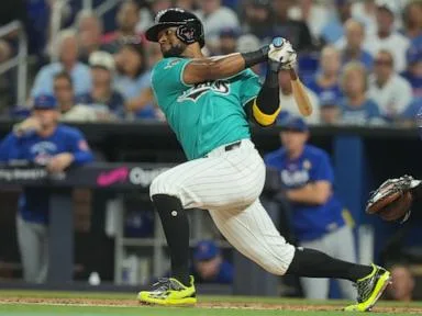 Hernández, Sanoja HRs lead Marlins past Cubs 10-3; Chicago's Crow-Armstrong hits 40th homer