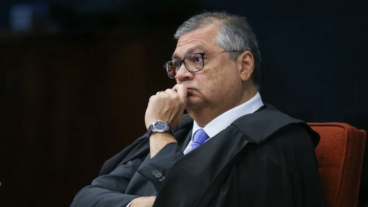 Ministro Flávio Dino do STF barra supersalários após juiz receber até R$ 554 mil em um mês