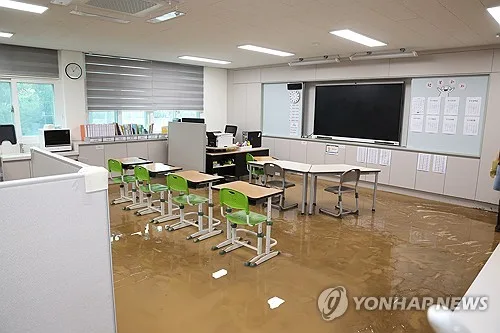 최교진 교육장관, 내일 거제 수해 학교 방문…'신속복구' 당부