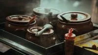 Pizzaria viraliza com cardápio divertido e irreverente: todos os sabores e o próprio nome começam com a letra T