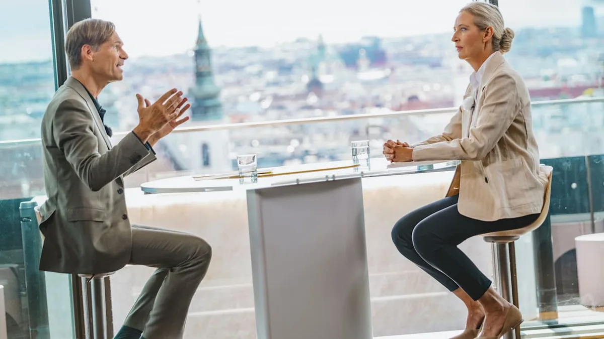 Schlagabtausch - Weidel spricht von „Flachzangen“