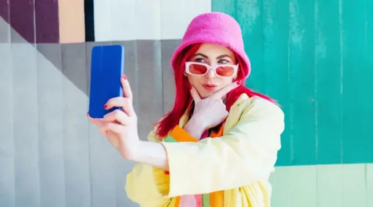 Qué es "farmear aura", la nueva tendencia de los jóvenes en redes (y por qué es algo que en realidad sucede desde hace siglos)