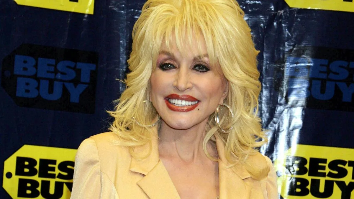 Dolly Parton’s famous friends mourn late country legend as Donald Trump makes pledge in her honour