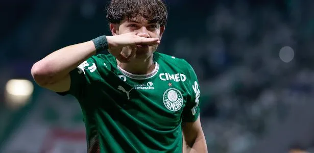 O que fez Giay despontar como destaque do Palmeiras? Léo Suzuki explica