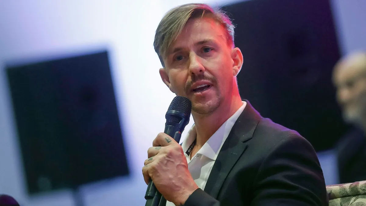 Guti, exfutbolista: "Con mi primer sueldo en el Madrid, le compré un coche y una casa a mis padres"
