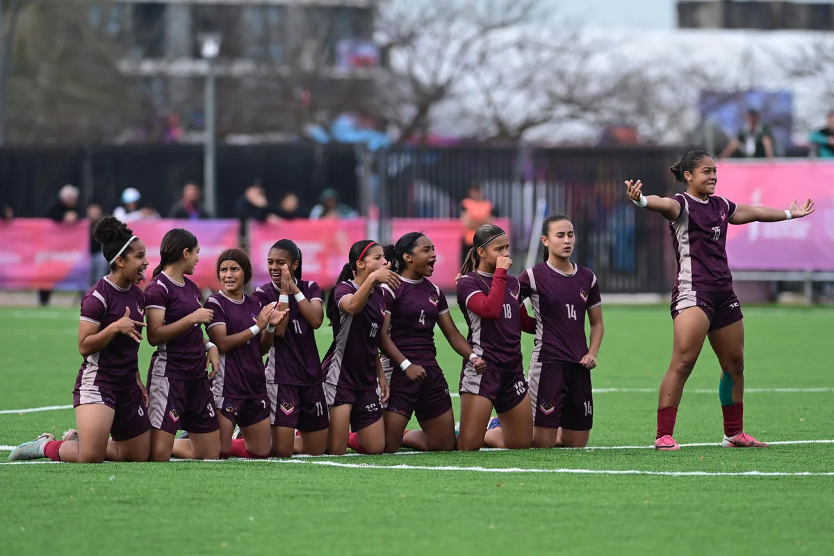 Venezuela gana oro en el fútbol femenino al imponerse a Chile en los penaltis
