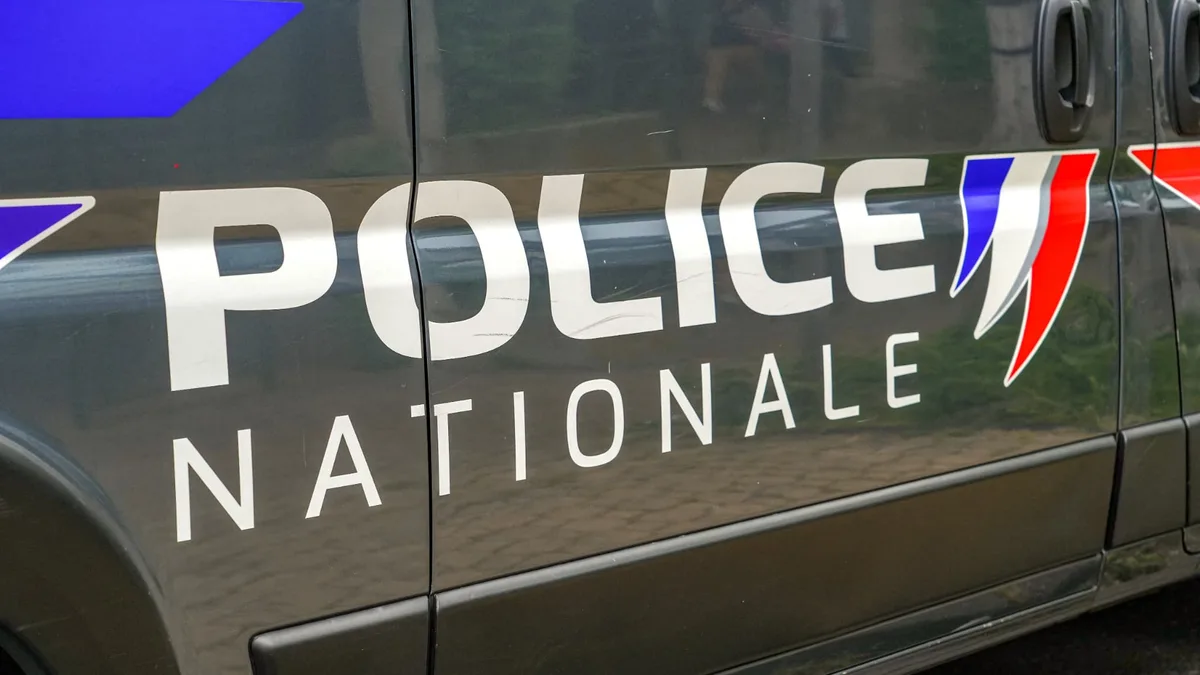 Un enfant de cinq ans à l'hôpital après avoir été percuté par une voiture de police en intervention à Saint-Denis