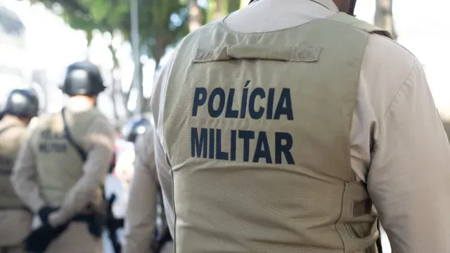Homem invade escola e faz crianças reféns no Brasil. Foi abatido