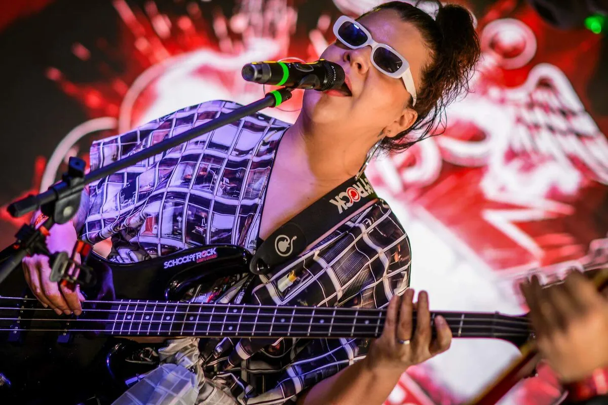 Erica Espíndola celebra 15 anos de carreira com show neste sábado