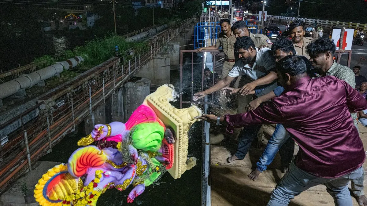 Vinayaka idols immersed in Tiruchi amid heavy police security