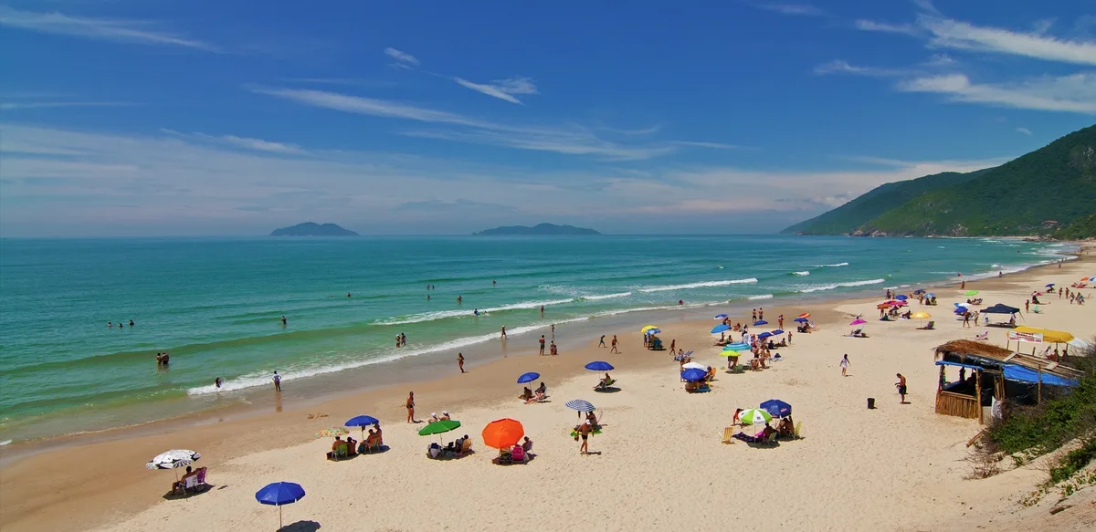 Mar de surfe a refúgio familiar: veja as praias de SC que estrearam em prêmio internacional de qualidade ambiental