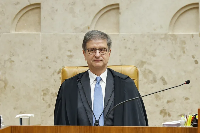 PGR quer que investigação contra filho de Lula saia da relatoria de André Mendonça no STF