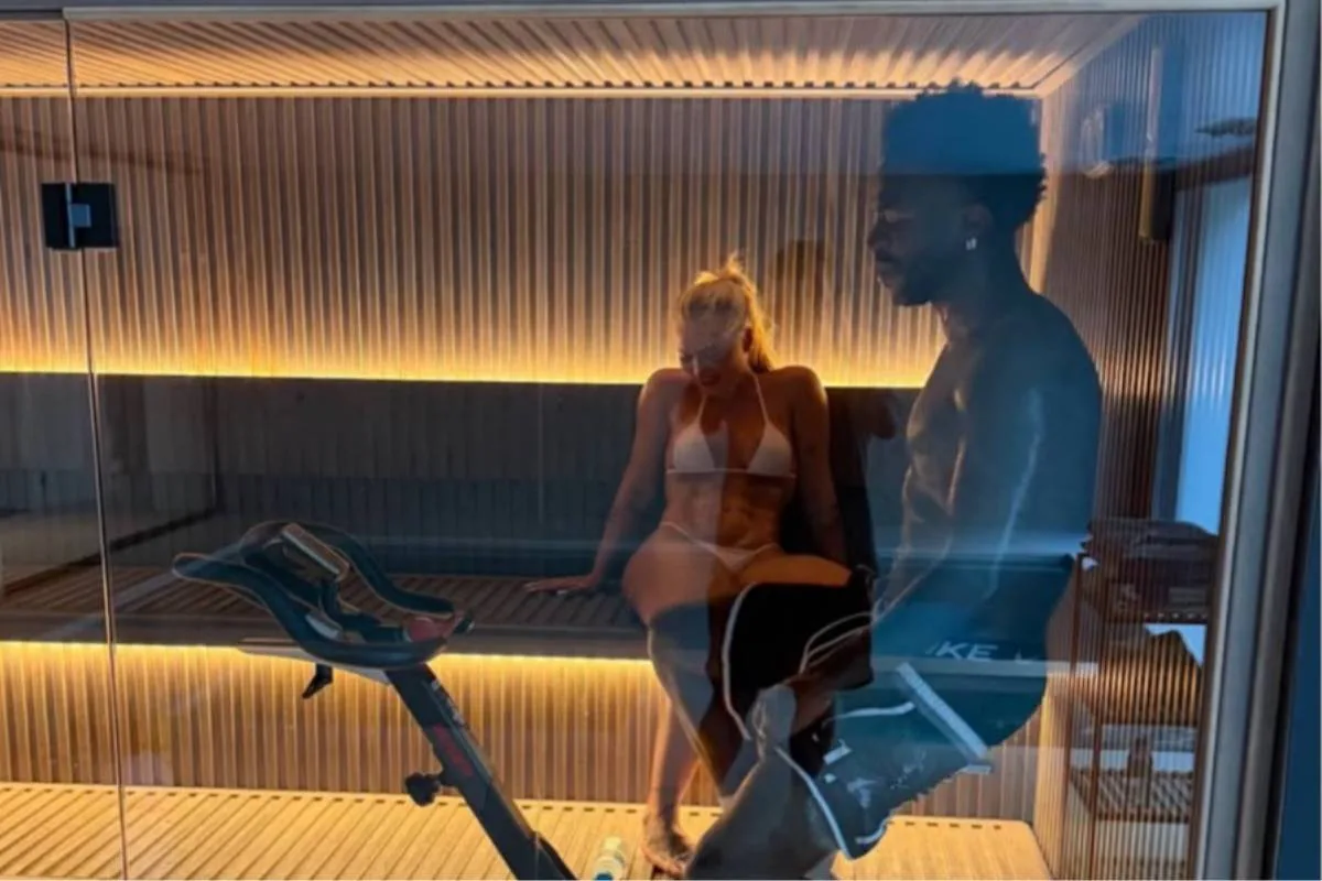 Vini Jr. posa com Virginia em sauna de mansão na Espanha; veja foto
