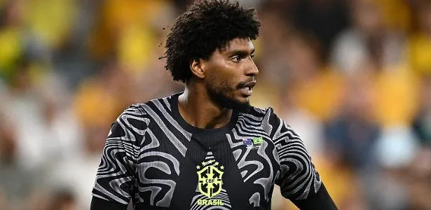 Risco para 2030? Brasil não tem goleiro no top 30 dos mais caros do mundo