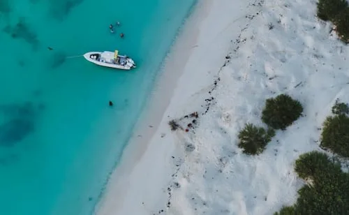 Aseguran tres embarcaciones en Arrecife Alacranes, Yucatán; incumplieron normas ambientales