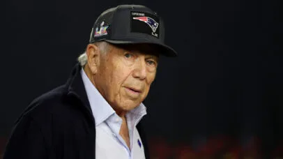 Quem é Robert Kraft, bilionário envolvido na demissão de Macklemore da turnê de Ed Sheeran