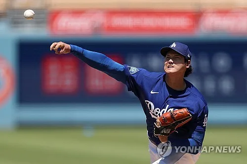 MLB 오타니, 50일 만에 타자 세워두고 투구…마운드 복귀 임박