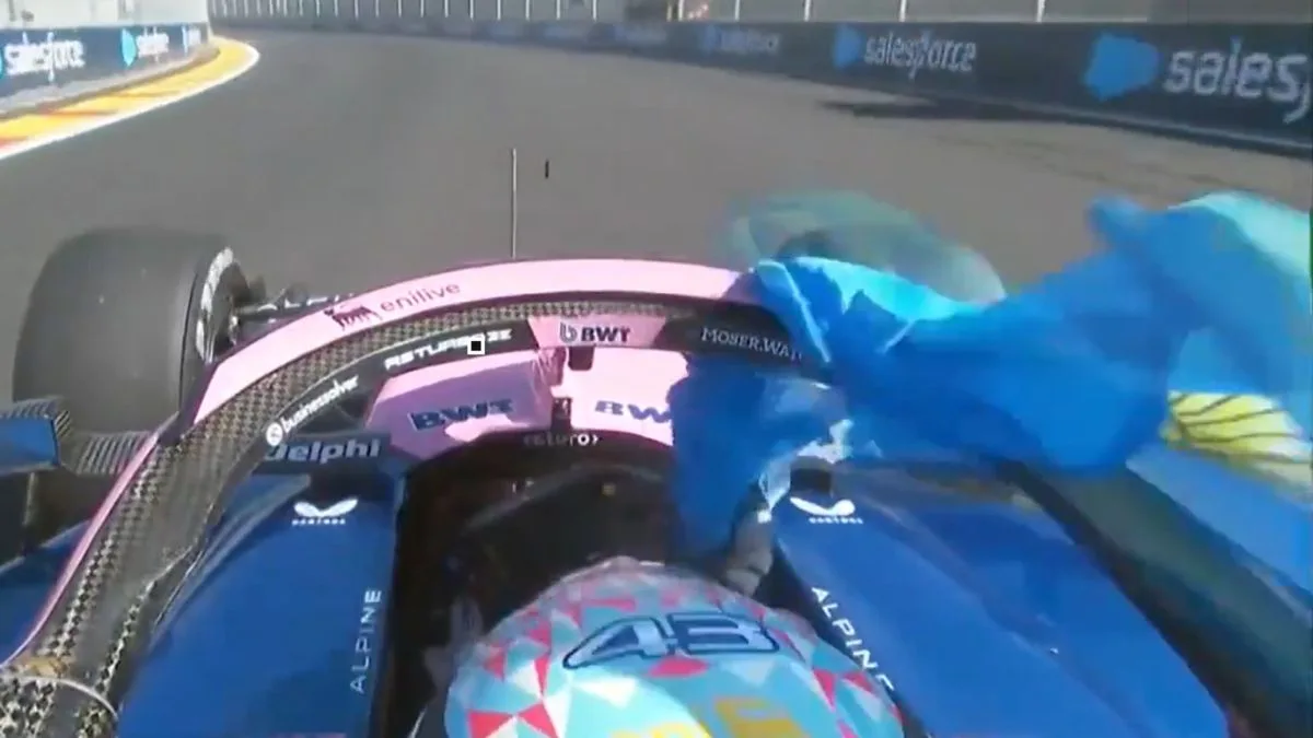 Franco Colapinto sacó una bandera argentina en plena pista tras su gran actuación en el GP de España: el video del festejo