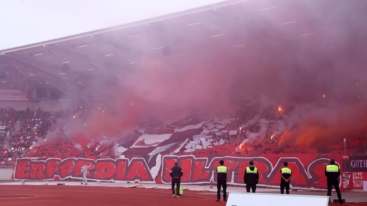 Irres 2:2 zwischen Erfurt und Aue - Witz-Elfer, Pyro-Pause und Last-Minute-Schock