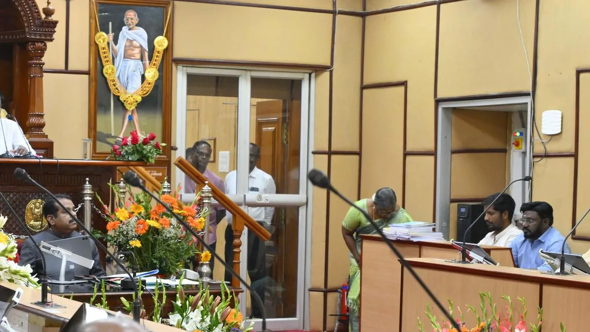 Puducherry Assembly witnesses rare bonhomie between DMK and AIADMK