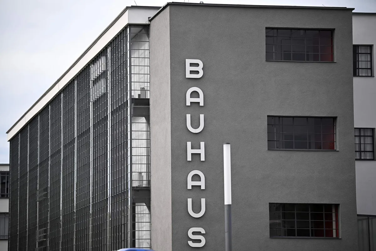 Élections allemandes : en Saxe-Anhalt, l’extrême droite s’en prend au Bauhaus