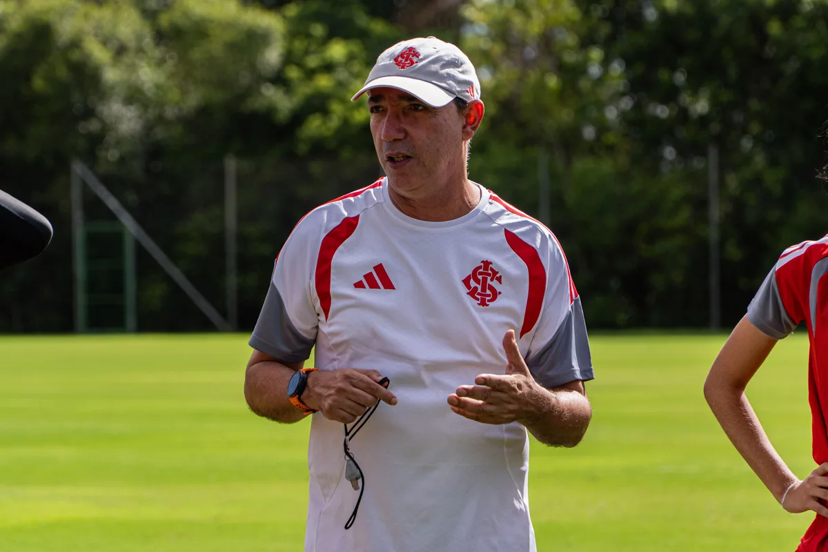 Inter anuncia a saída de Maurício Salgado, técnico do time feminino