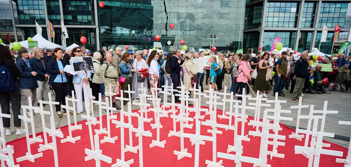 „Keine Kinder – keine Zukunft“ – Proteste gegen Schwangerschaftsabbrüche in Berlin und Köln