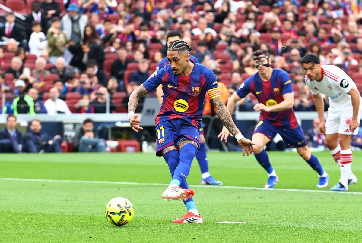 Raphinha tem marca impressionante nos pênaltis pelo Barcelona; veja números