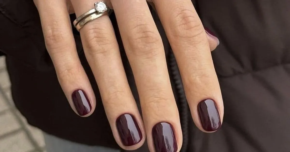Bordeaux, chocolat, glazed… Quelle tendance manucure TikTok est vraiment faite pour vous cette saison ?