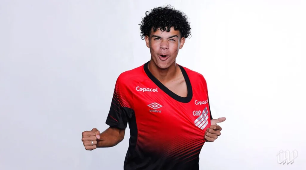 Athletico vai à Espanha para o Mundial de Clubes Juvenil com José Henrique em alta