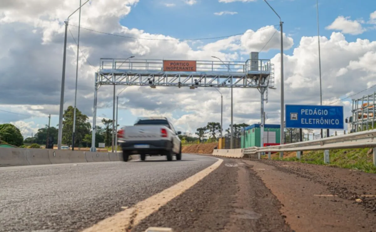 Cobrança de pedágio por sistema Free Flow, sem cabine, fica proibida em rodovias federais, propõe Projeto de Lei na Câmara dos Deputados