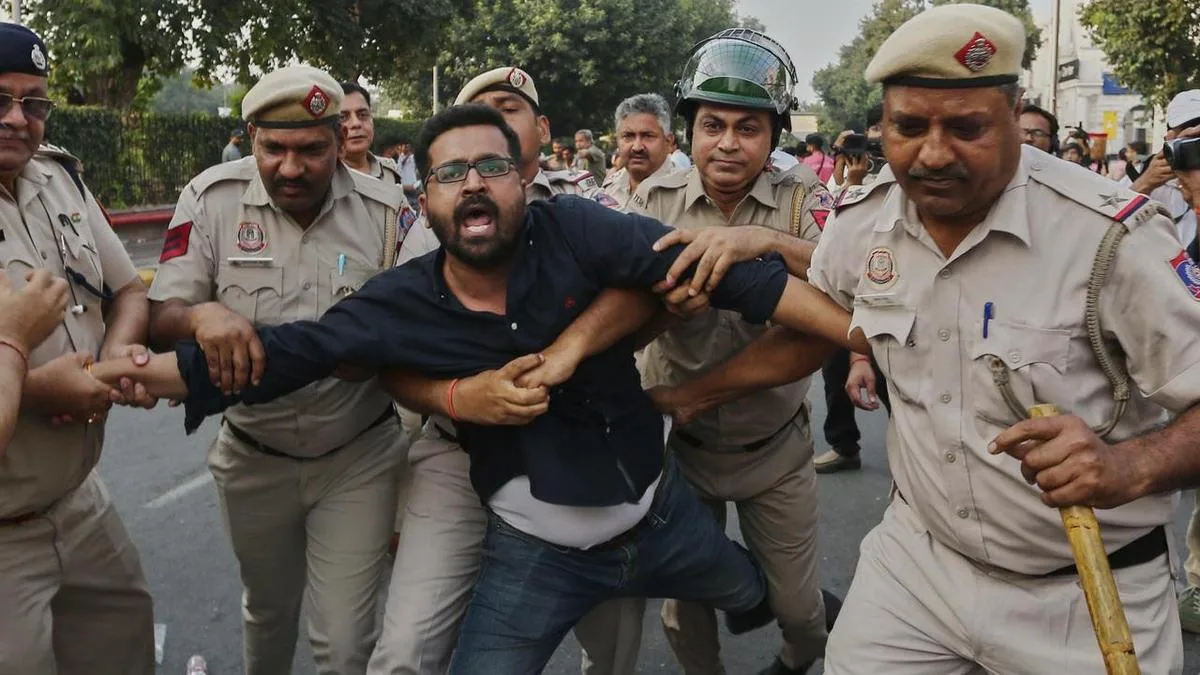India detains thousands of protesters, locks down Delhi
