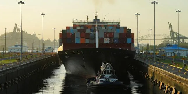 Trafic réduit dans le canal de Panama en raison d’une baisse des précipitations causée par El Niño
