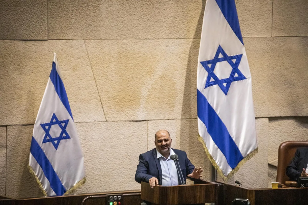 El partido árabe-israelí Lista Árabe Unida incorpora a un exoficial de Policía judío para las elecciones