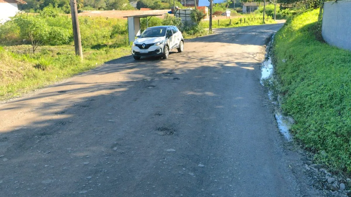 Estrada de chão que dá acesso à BR-470 ganha asfalto de R$ 1,7 milhão em cidade de SC