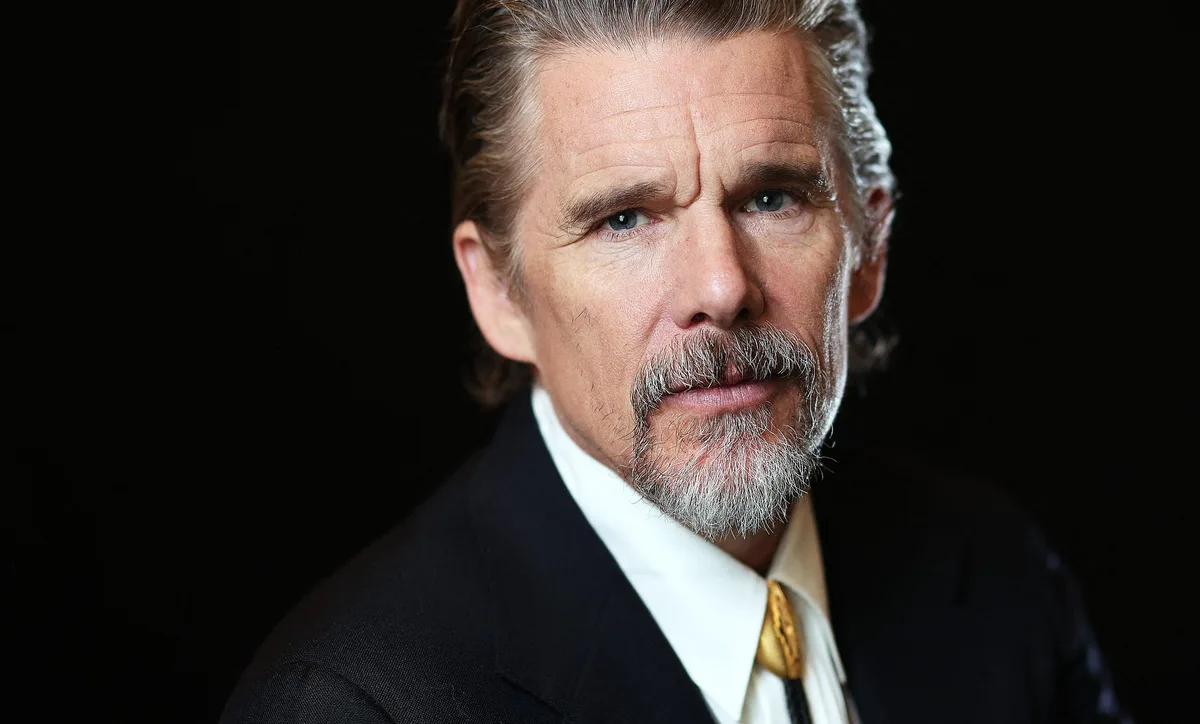 El actor Ethan Hawke, sobre el trauma que padece desde hace 14 años: "Juro que vi una cara detrás de la cámara en una de las escenas de 'Sinister'"