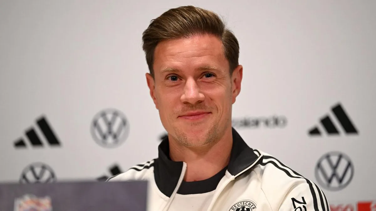 Fußball-Nationalmannschaft: Ter Stegen über Konkurrent Urbig: Neuer bester Lehrmeister