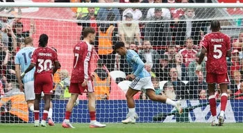 Liverpool empata 2-2 com Nottingham e continua sem vencer na Liga inglesa