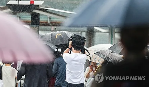 [날씨] 비오는 일요일…충청·전북 북서부 200㎜ 이상 폭우 주의