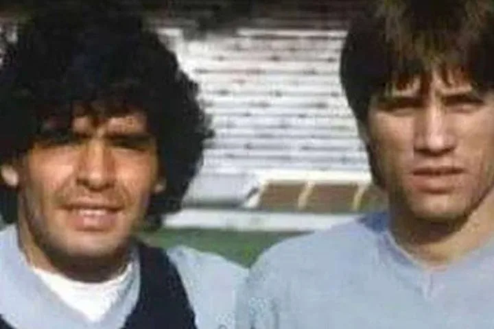 Pietro Puzone, un excompañero de Maradona en Napoli que vive en situación de calle y está en un estado crítico