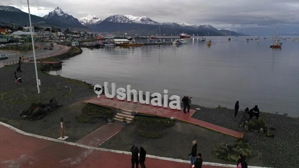 Milei retoma base naval no 'fim do mundo', aposta em apoio de Trump e endurece posição nas Malvinas