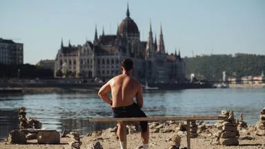 Schwimmen quer durch die Donau in Budapest
