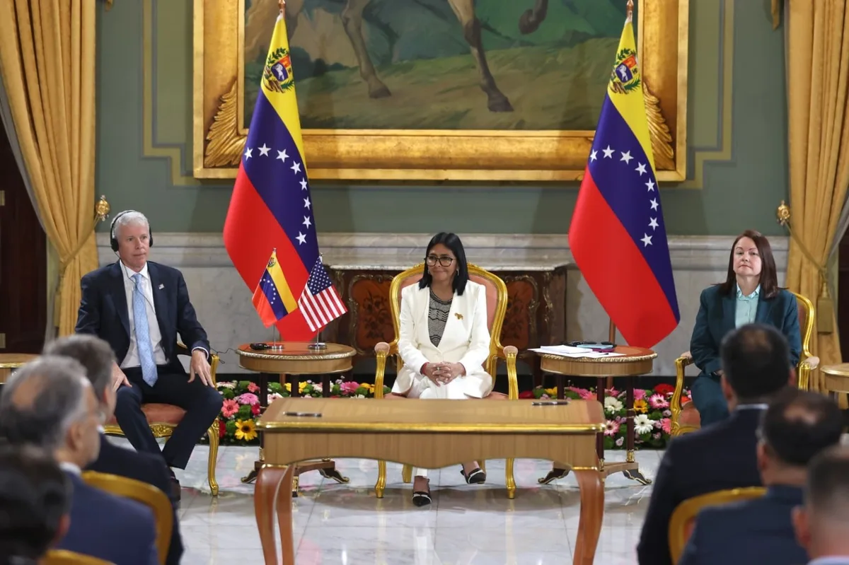 Venezuela suscribe ocho acuerdos energéticos bajo mirada de EE.UU